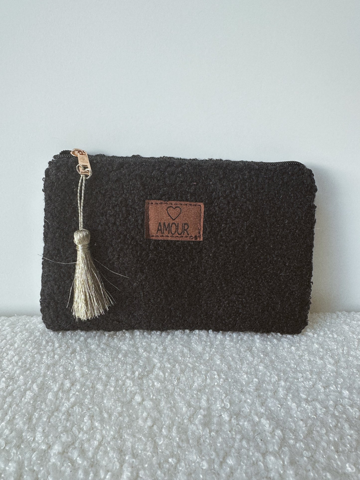 Pochette bouclette noire